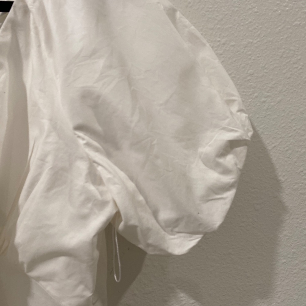 Worthington woman’s Size large puffer sleeve white top. - Picture 8 of 9